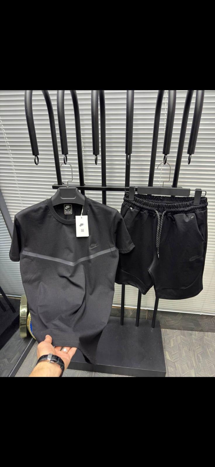Nike Tech Fleece