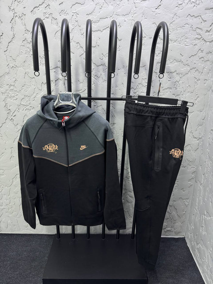 Nike Tech Fleece