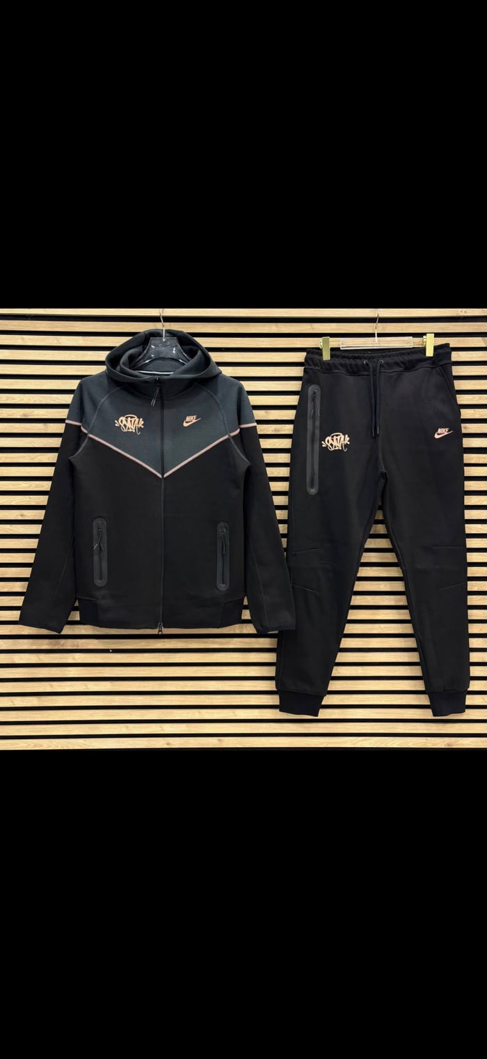 Nike Tech Fleece