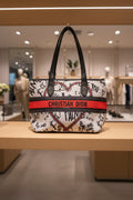 CHRISTIAN DIOR