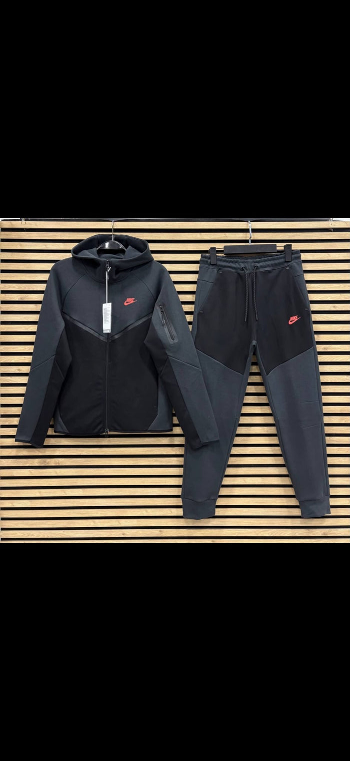 Nike Tech Fleece