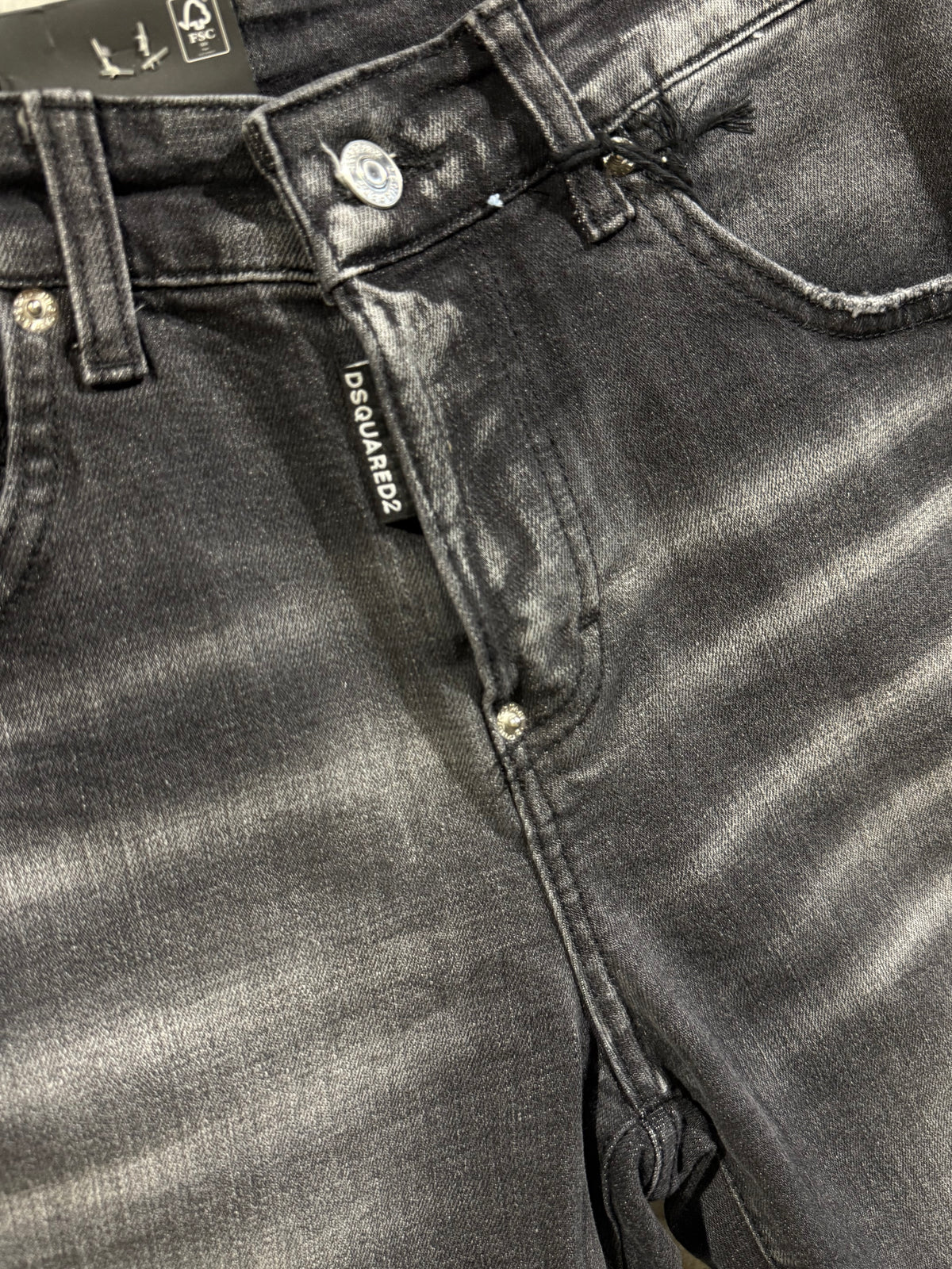 Dsquared2 908