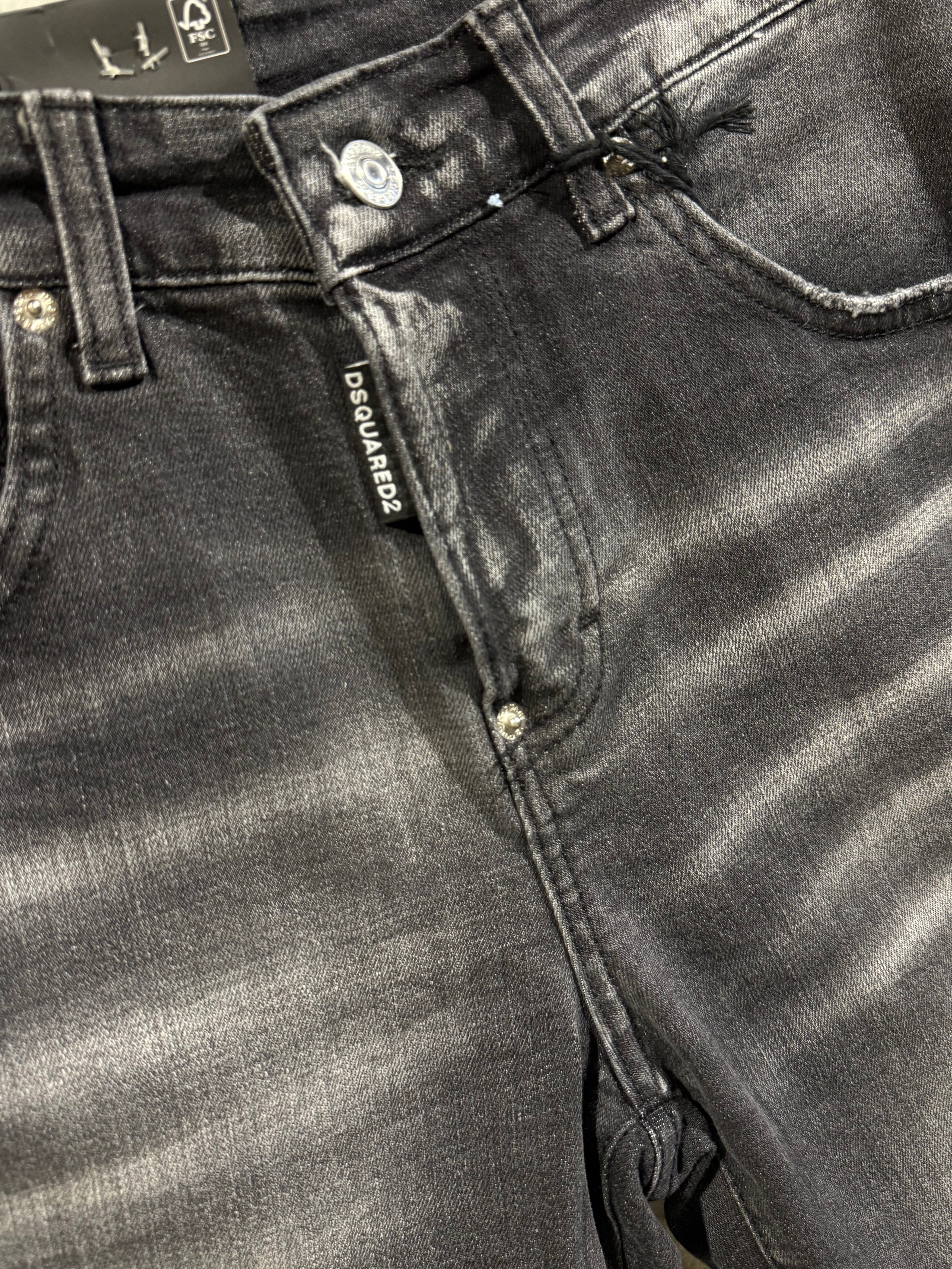 Dsquared2 908