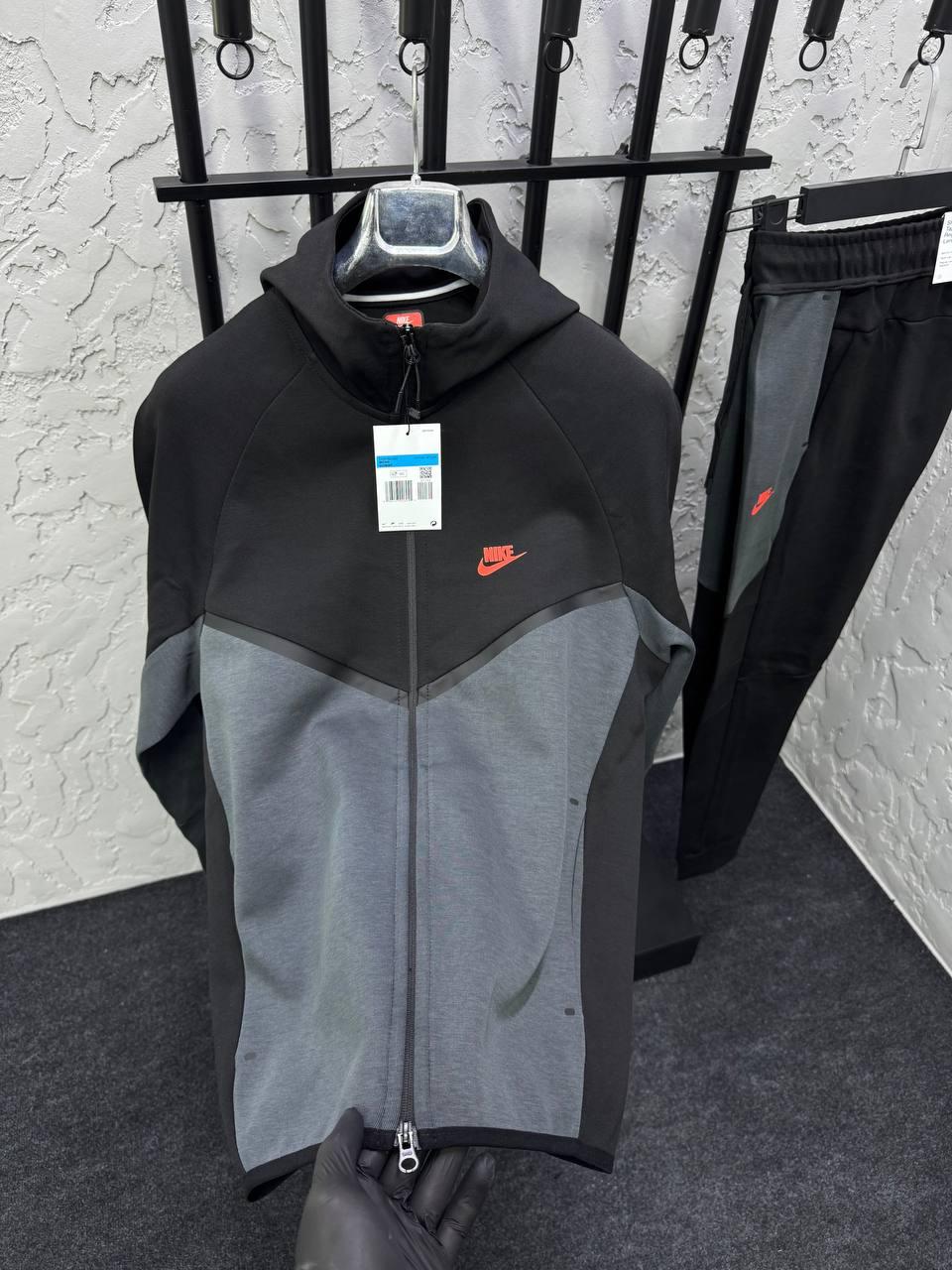 Nike Tech Fleece