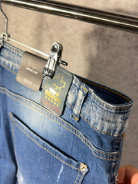 Dsquared2
