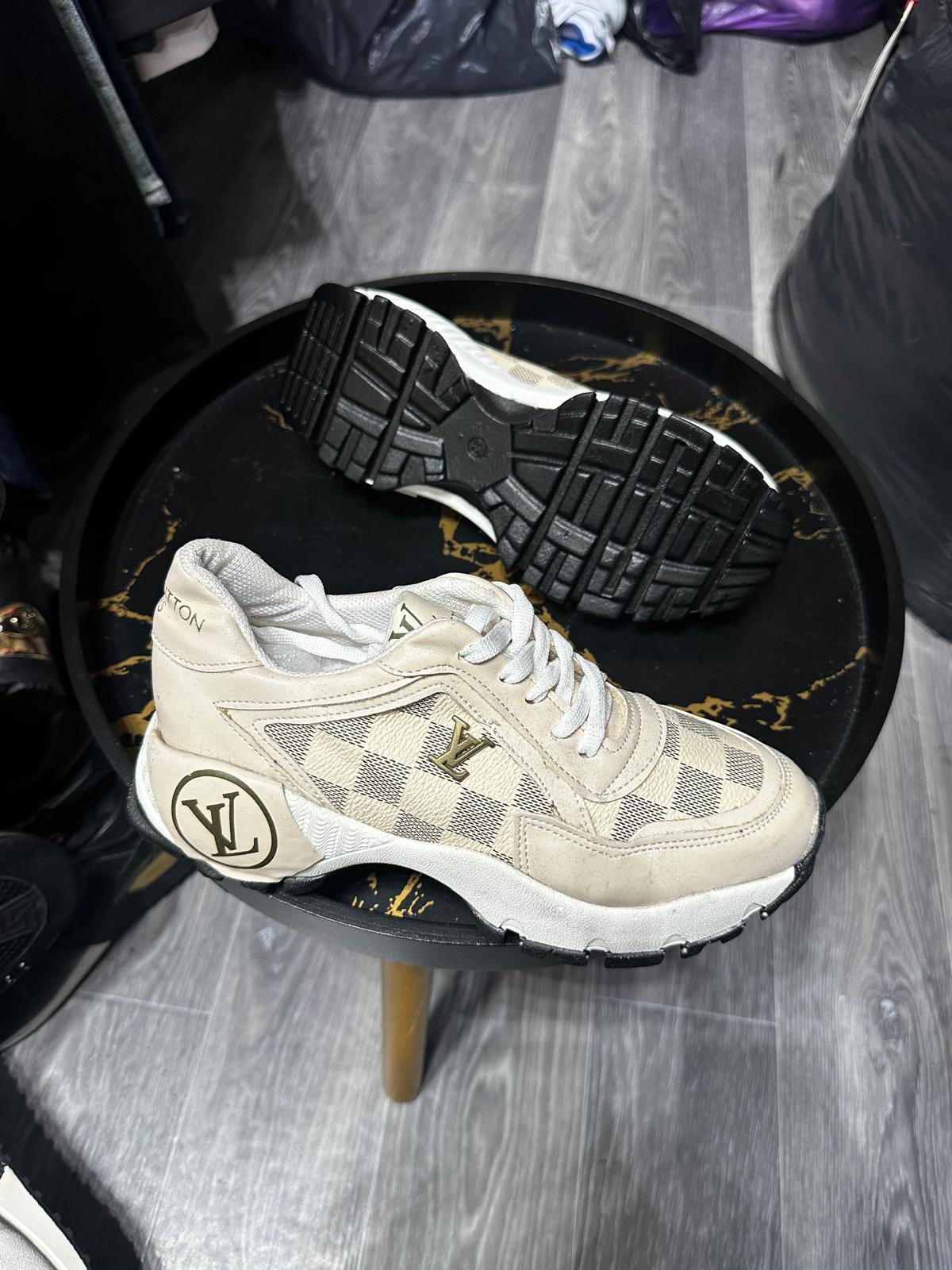LOUIS VUITTON