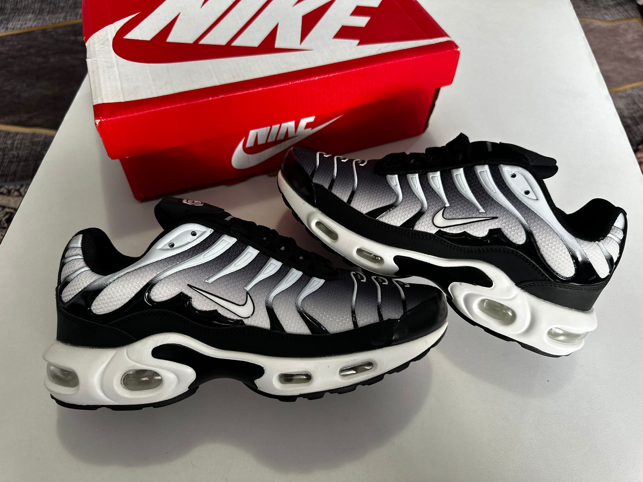NIKE TN