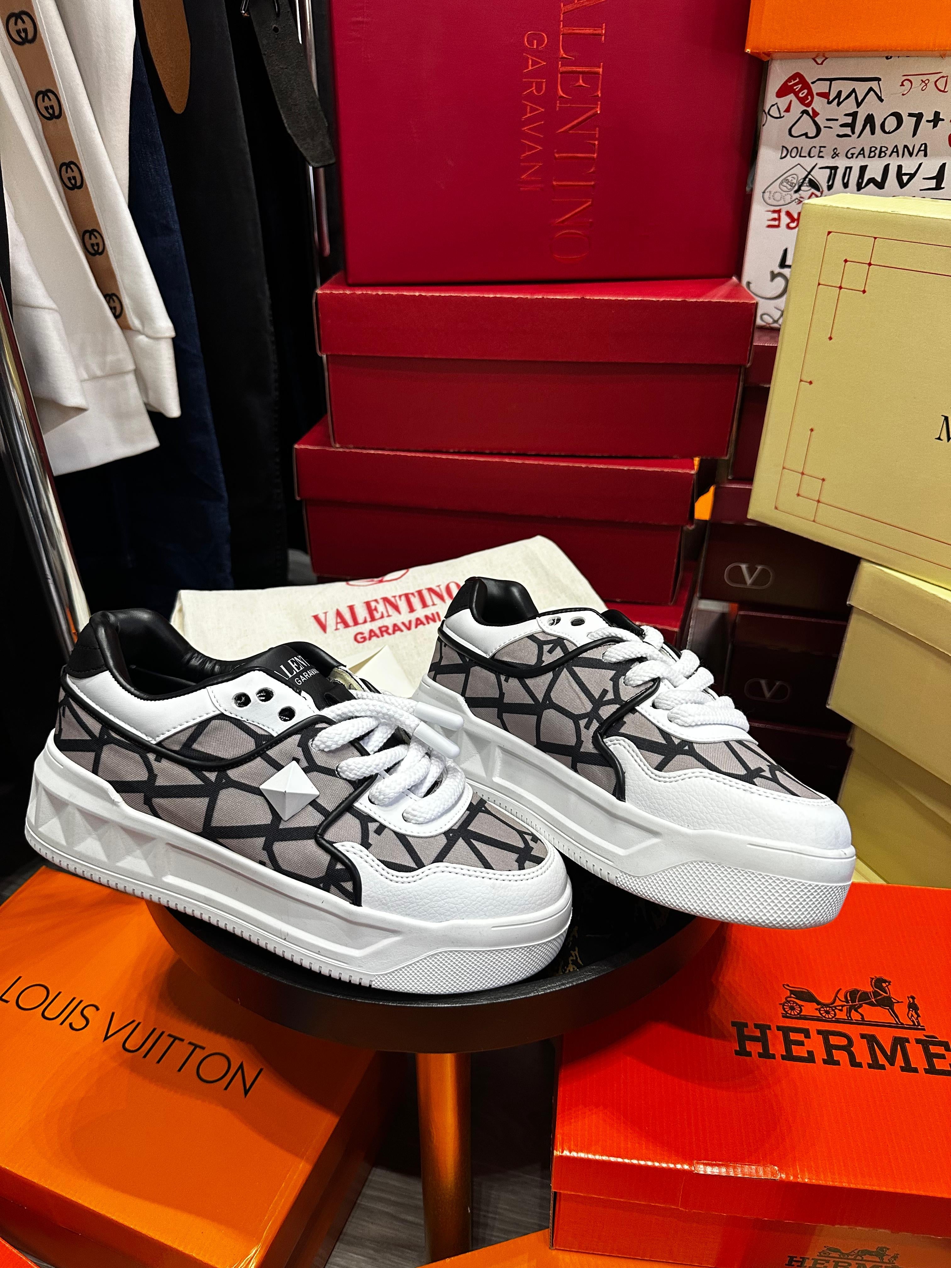 VALENTINO