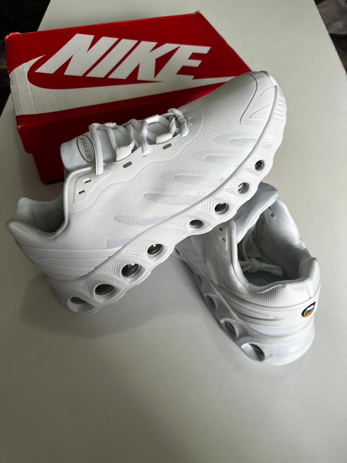 NIKE TN