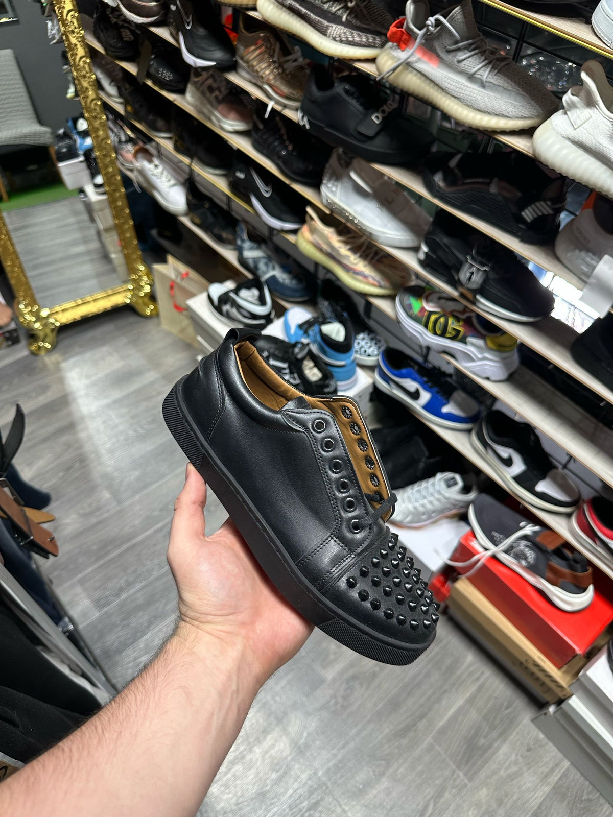 CHRISTIAN LOUBOUTIN