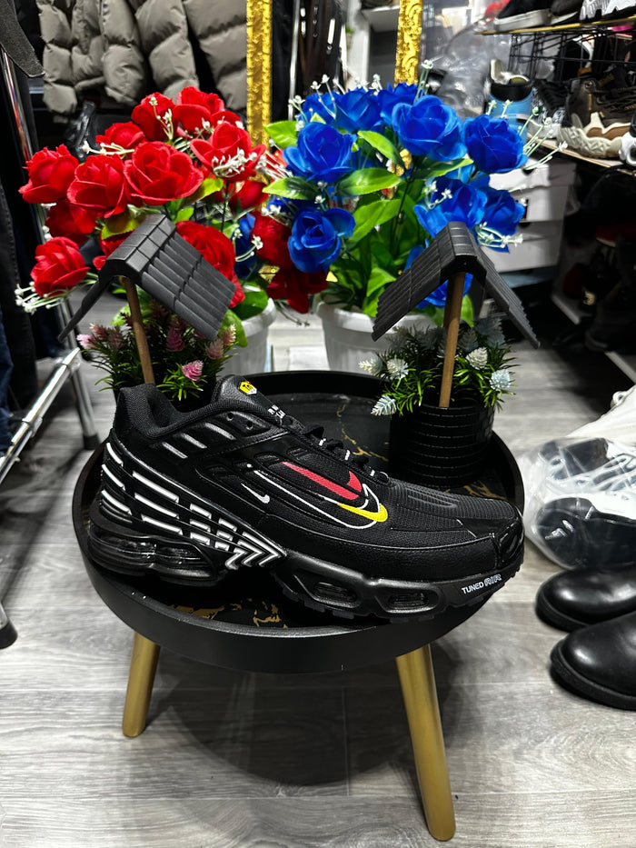 NIKE AIR TUNED