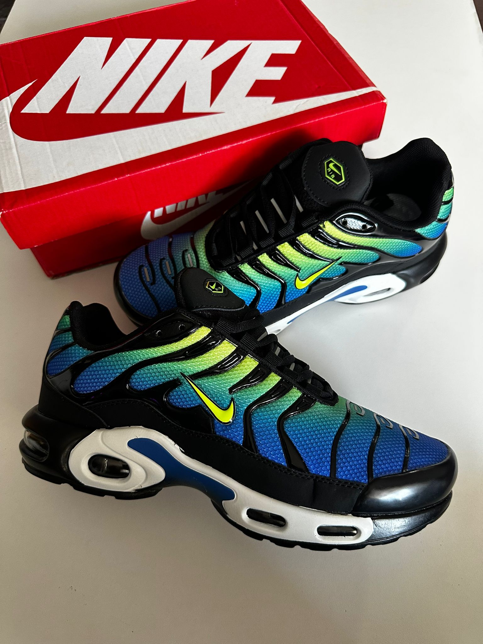 NIKE TN