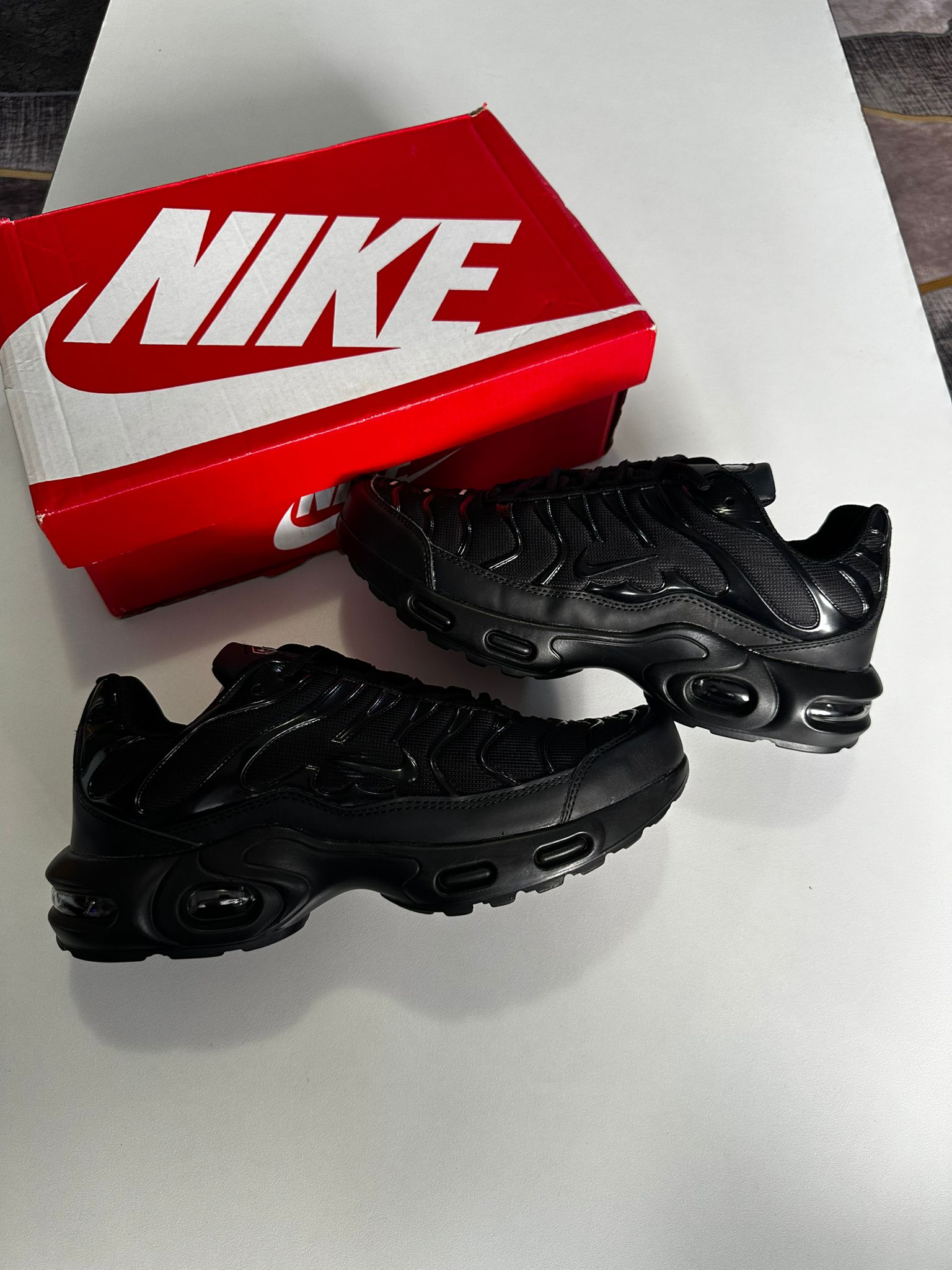 NIKE TN
