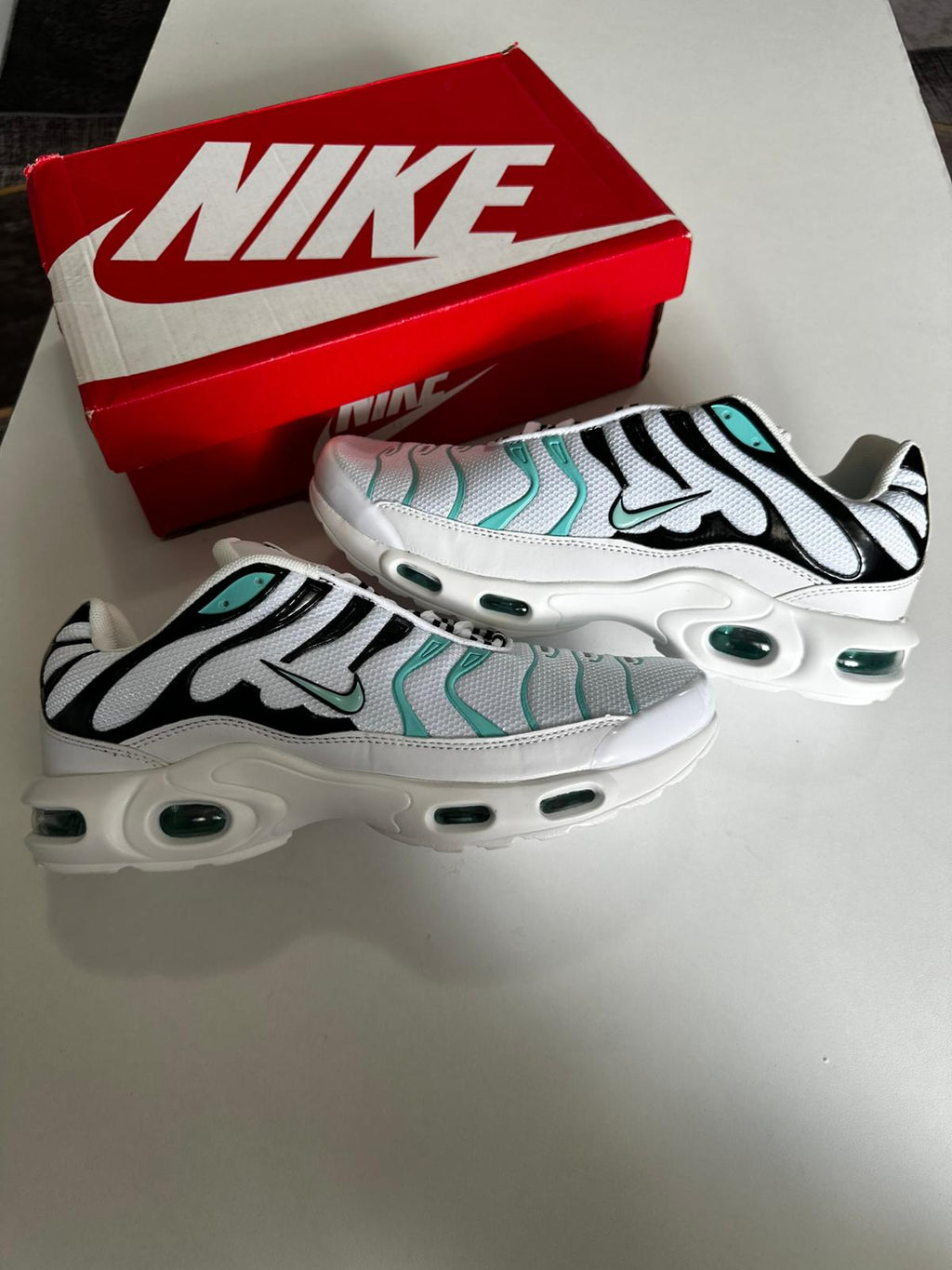 NIKE TN