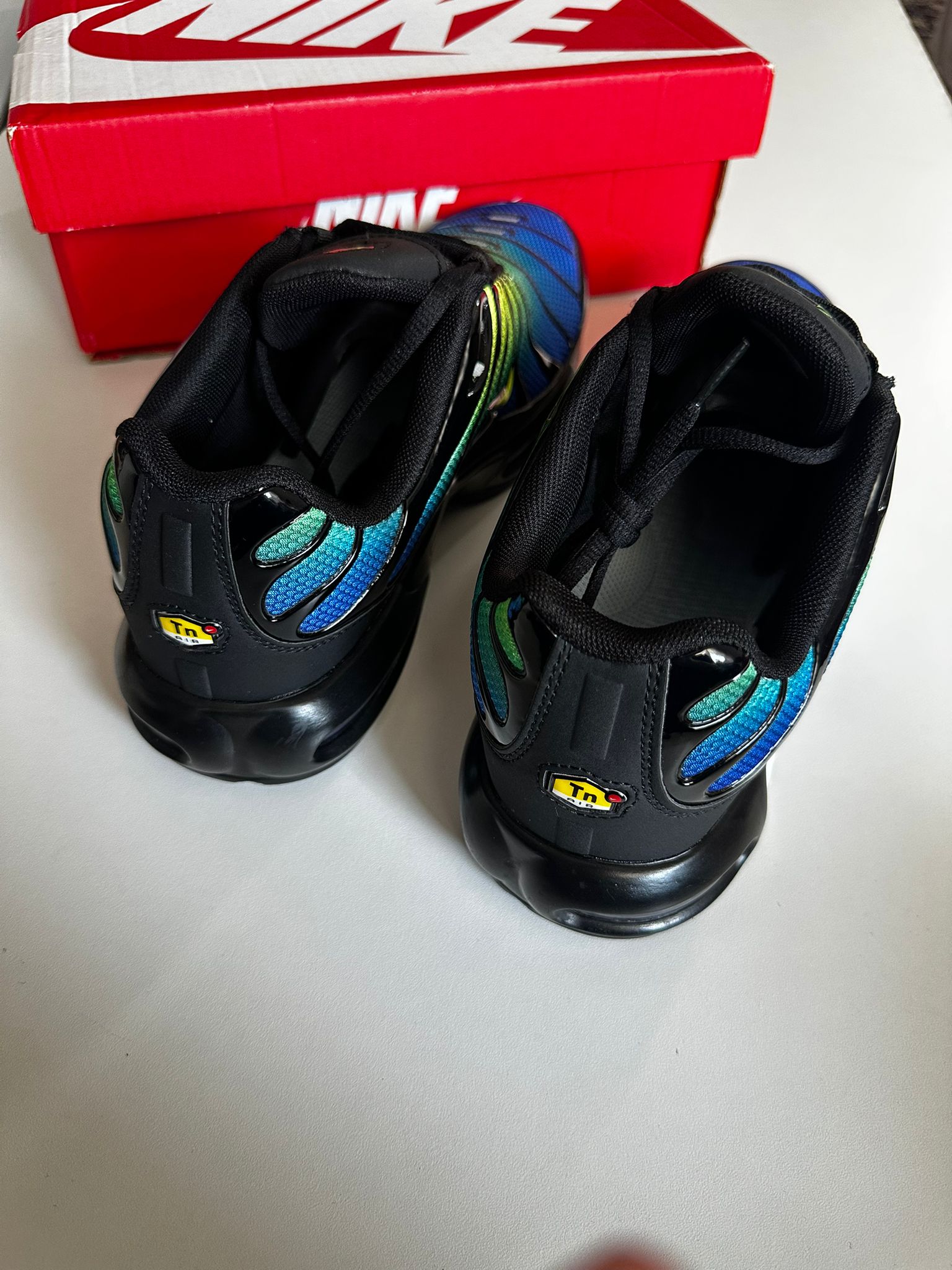 NIKE TN
