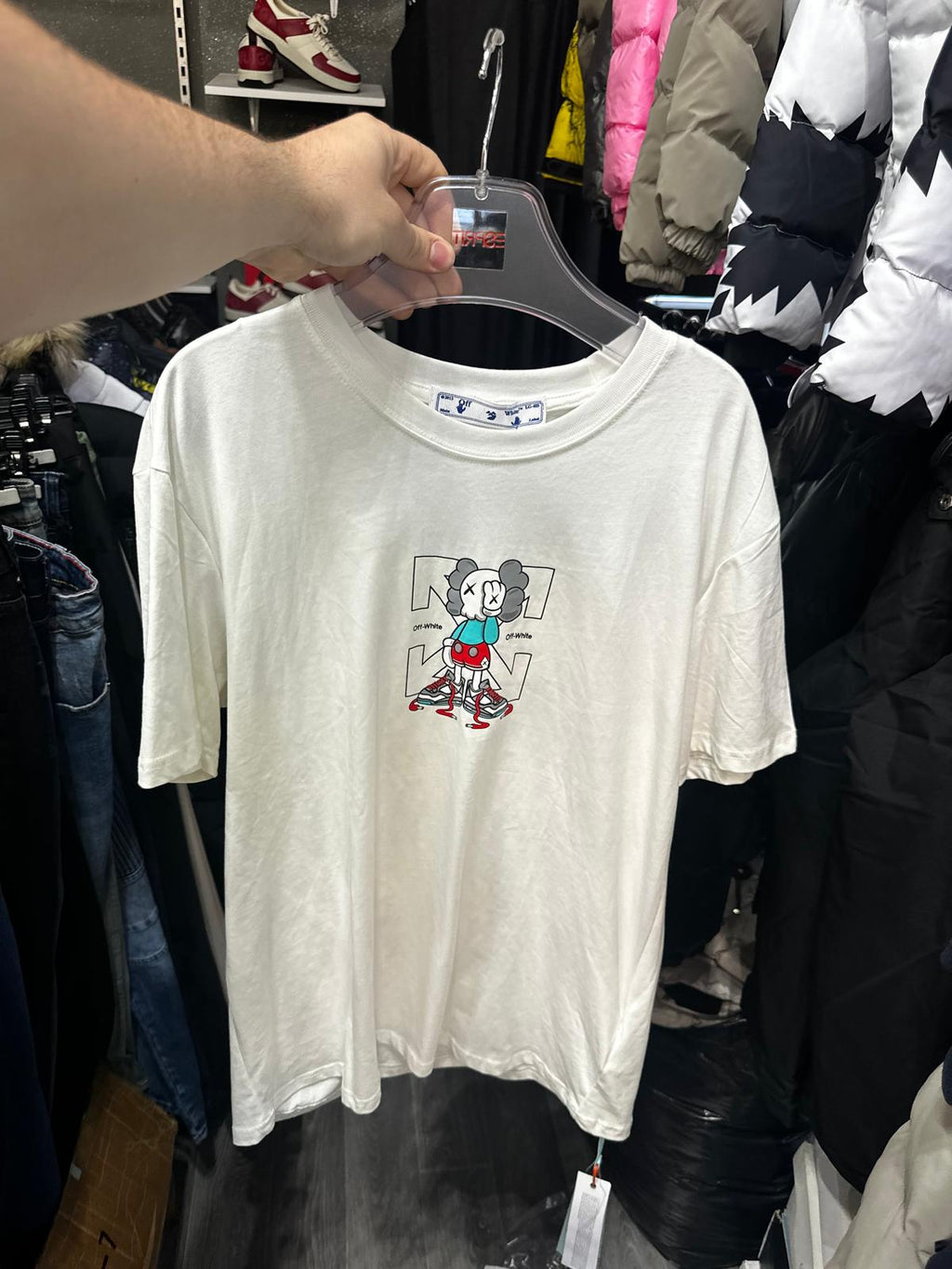 OFF WHITE