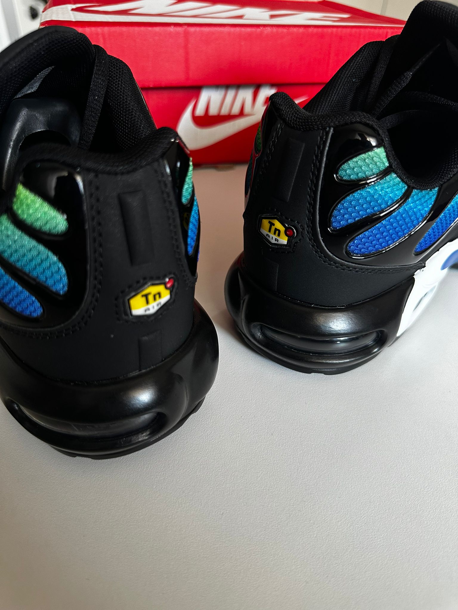 NIKE TN