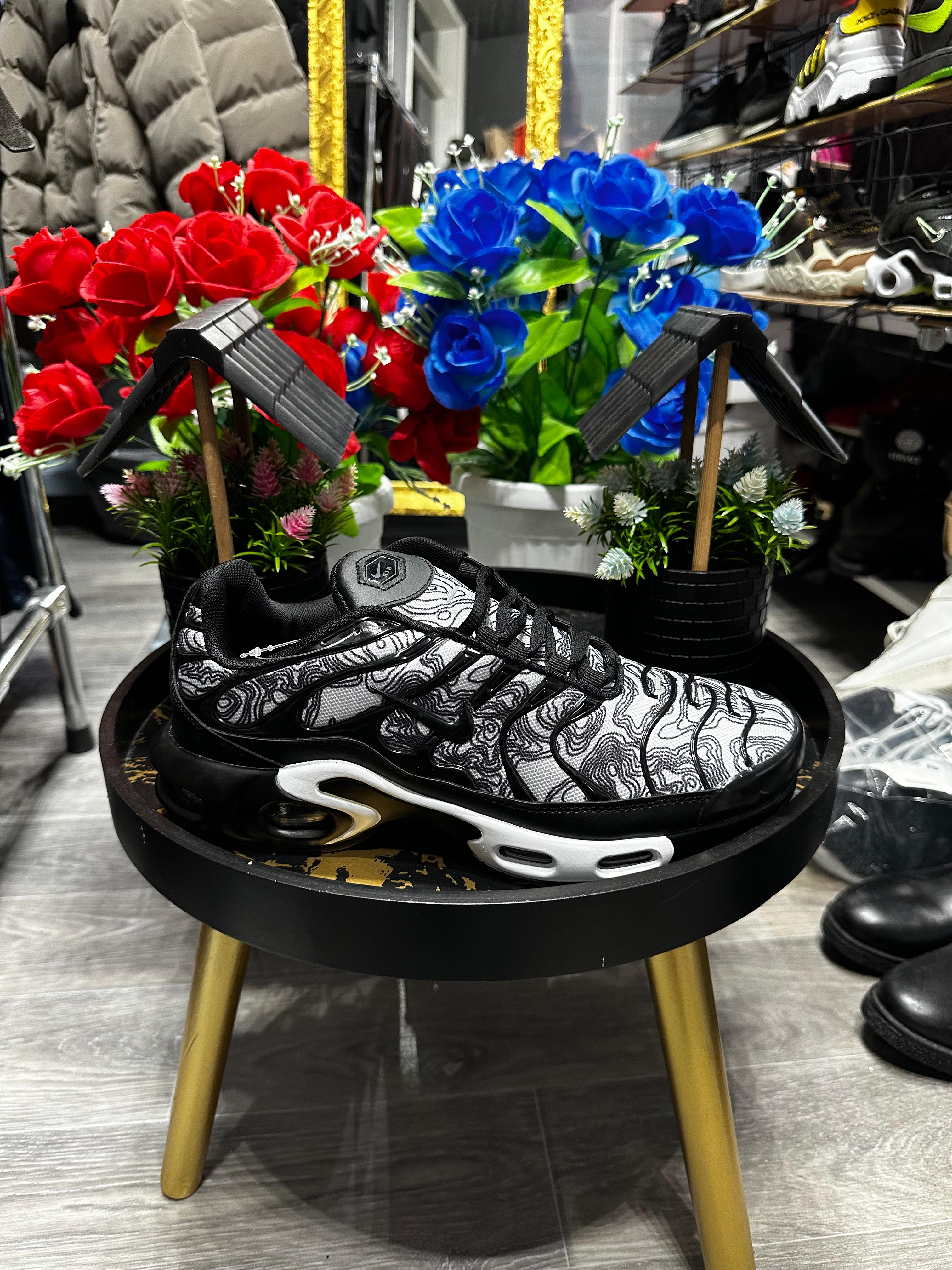 NIKE TN
